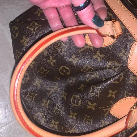 Beautiful Handbag - Picture 11 of 12